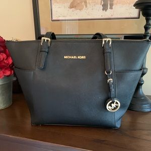 Michael Kors Jet Set Tote